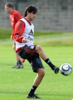 Альберто Аквилани на тренировке (c) LiverpoolFC.tv