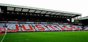 Мозаика на «Энфилде» во время матча с «Манчестер Юнайтед» (c) Liverpool Echo