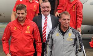 Стивен Джеррард, Иан Эйр и Брендан Роджерс в Джакарте (c) LiverpoolFC.com