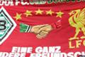 Флаг дружбы между «Боруссией» и «Ливерпулем» (c) LiverpoolFC.tv