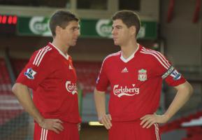 Два Джеррарда (c) LiverpoolFC.tv