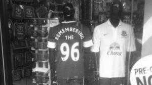 Футболка в клубном магазине «Эвертона» (c) EvertonFC.com