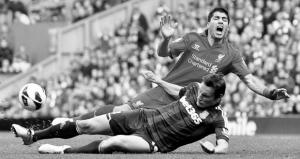 Луис Суарес в матче против «Стоук Сити» (c) Liverpool Echo