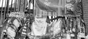 Ворота Шенкли и мемориал Хиллсборо (c) LiverpoolFC.com