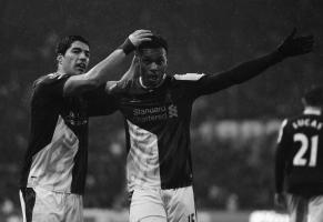 Луис Суарес и Дэниел Старридж (c) LiverpoolFC.com