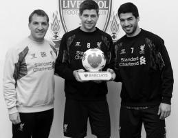 Брендан Роджерс, Стивен Джеррард и Луис Суарес (c) LiverpoolFC.com